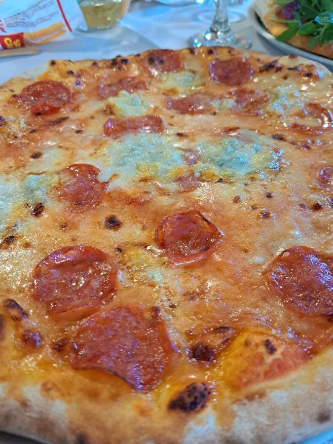Mambly B&B Ristorante Pizzeria Galliate Exteriör bild